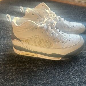 Jordan flights White and Gray Sneakers